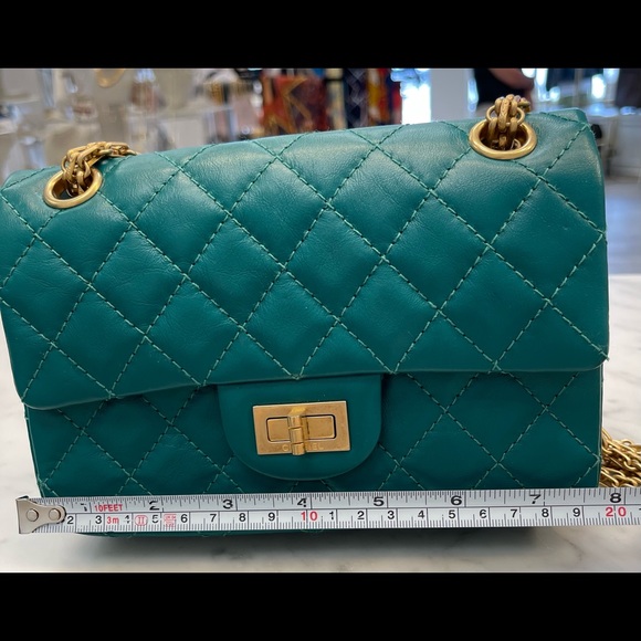 Back on the market Chanel Mini reissue - Picture 14 of 16